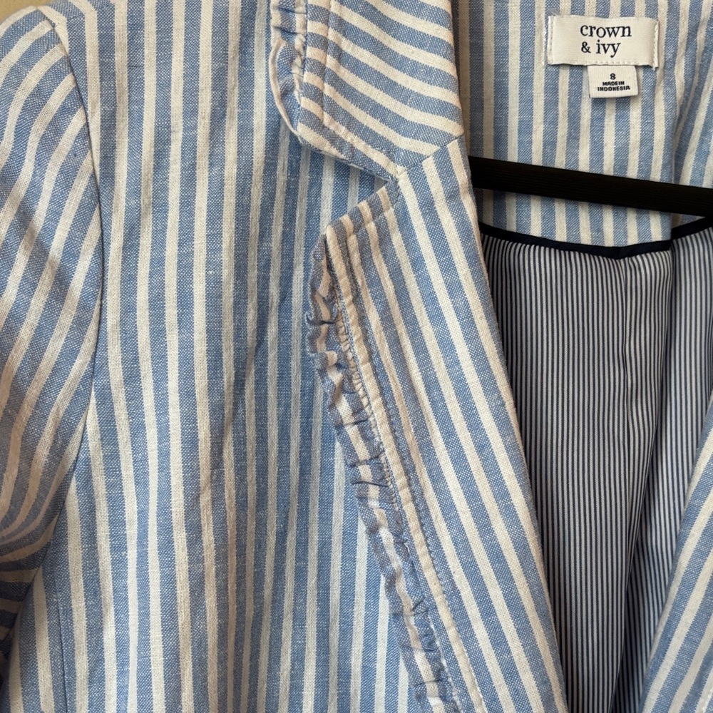 Crown & Ivy Women's Blue and White Striped Blazer NWT - Picture 12 of 13